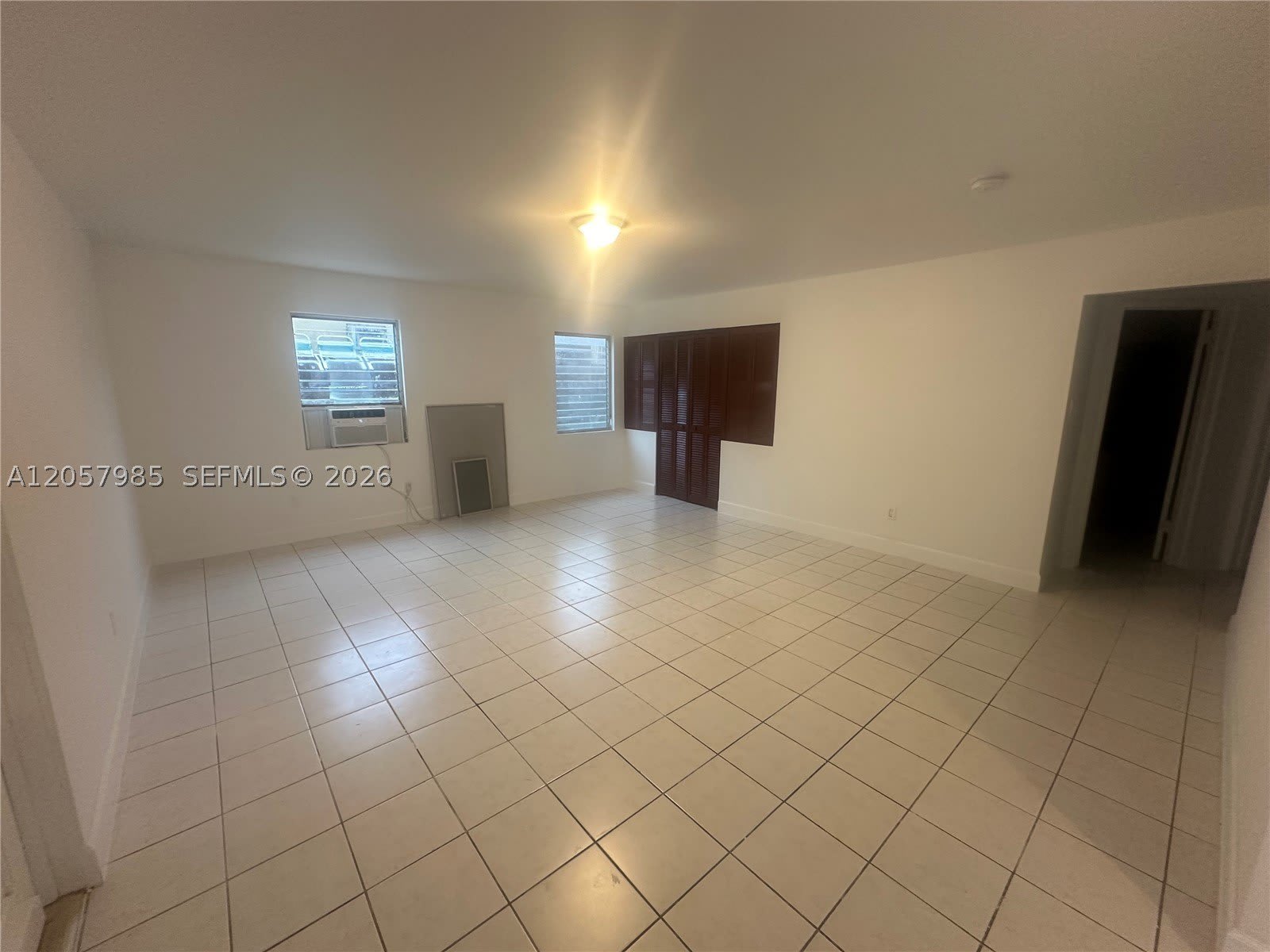 3404 SW 14th St – photo 2