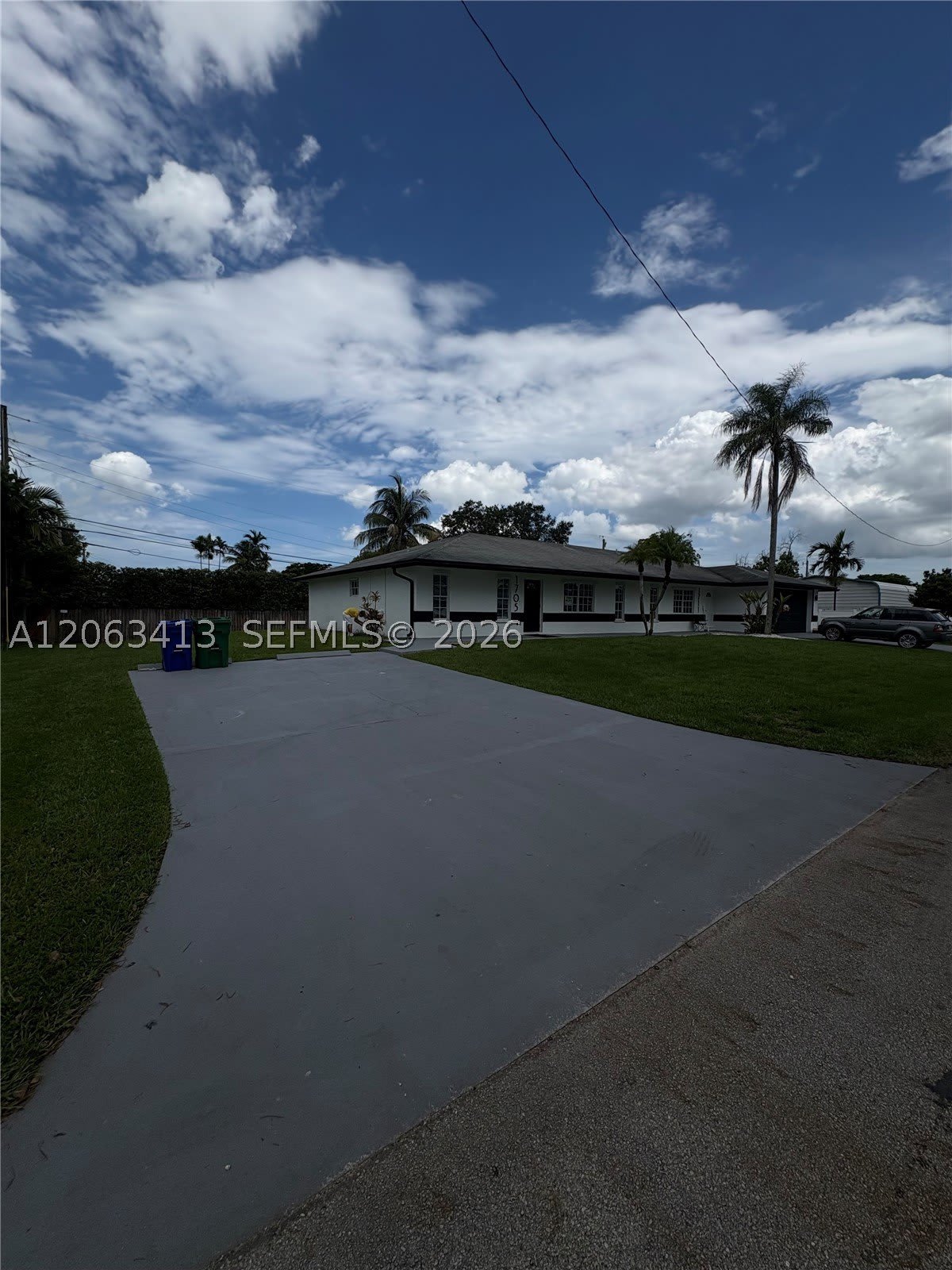 1705 SW 100th Ave – photo 2