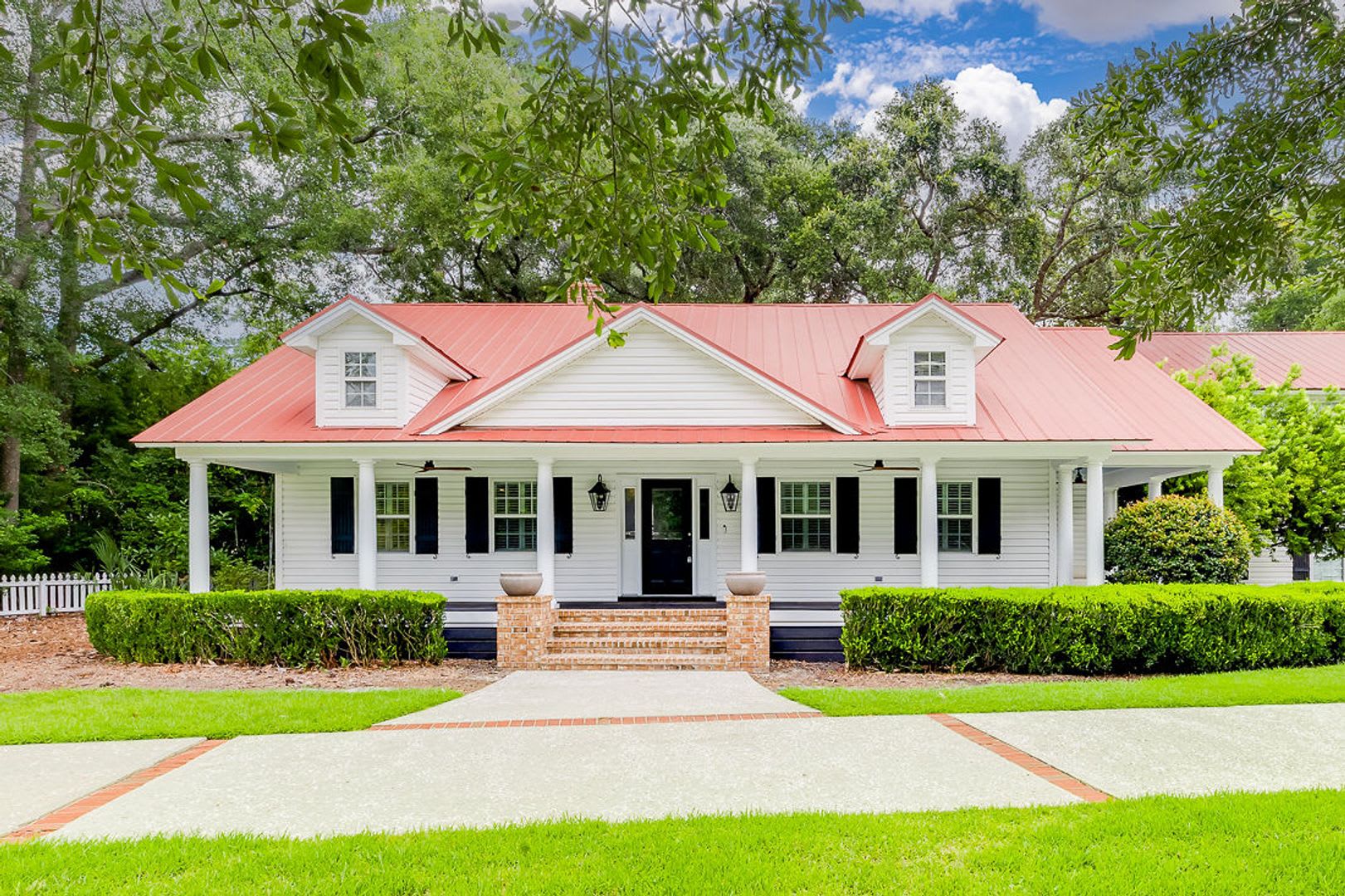 Wymberly Estate Isle of Hope 4 bed 4 bath for rent – photo 1