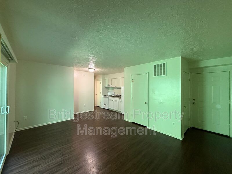 3001 Idylwilde Blvd – photo 2