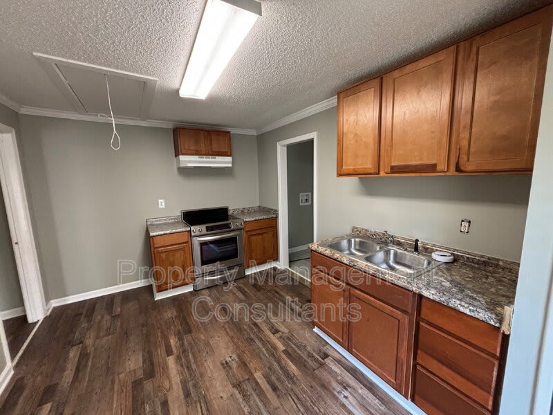 3402 8Th Avenue Southwest – photo 2