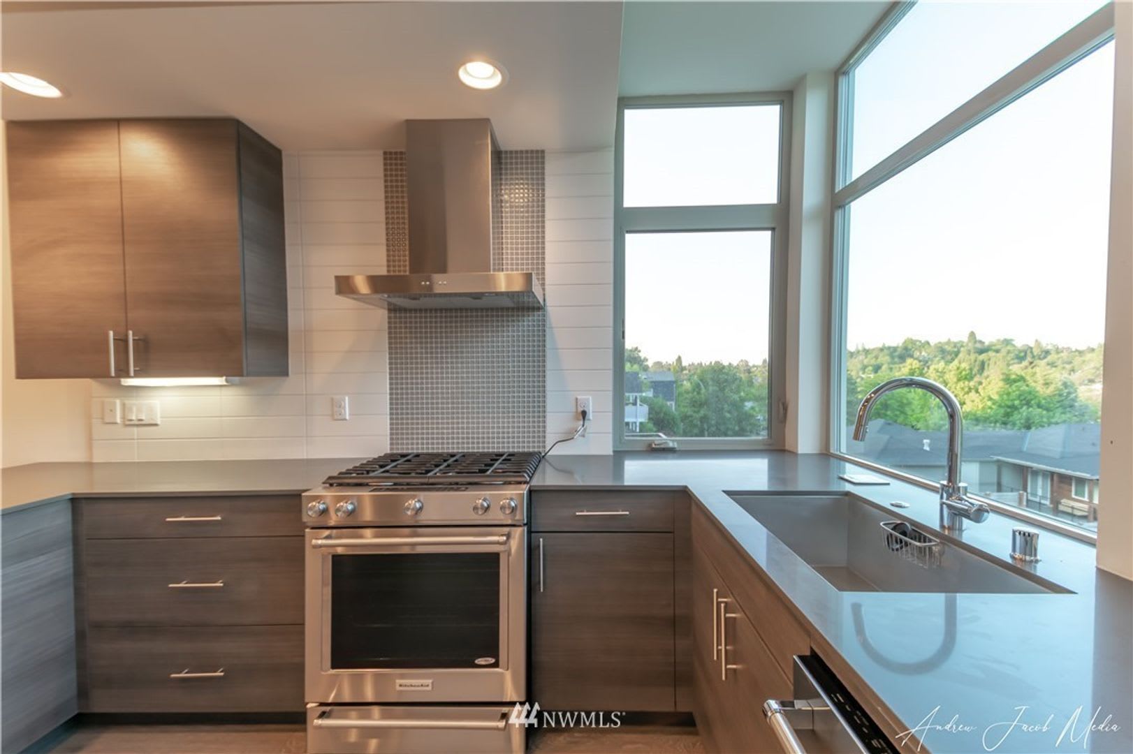 3Bd/2.5Ba Seattle Townhome – photo 4