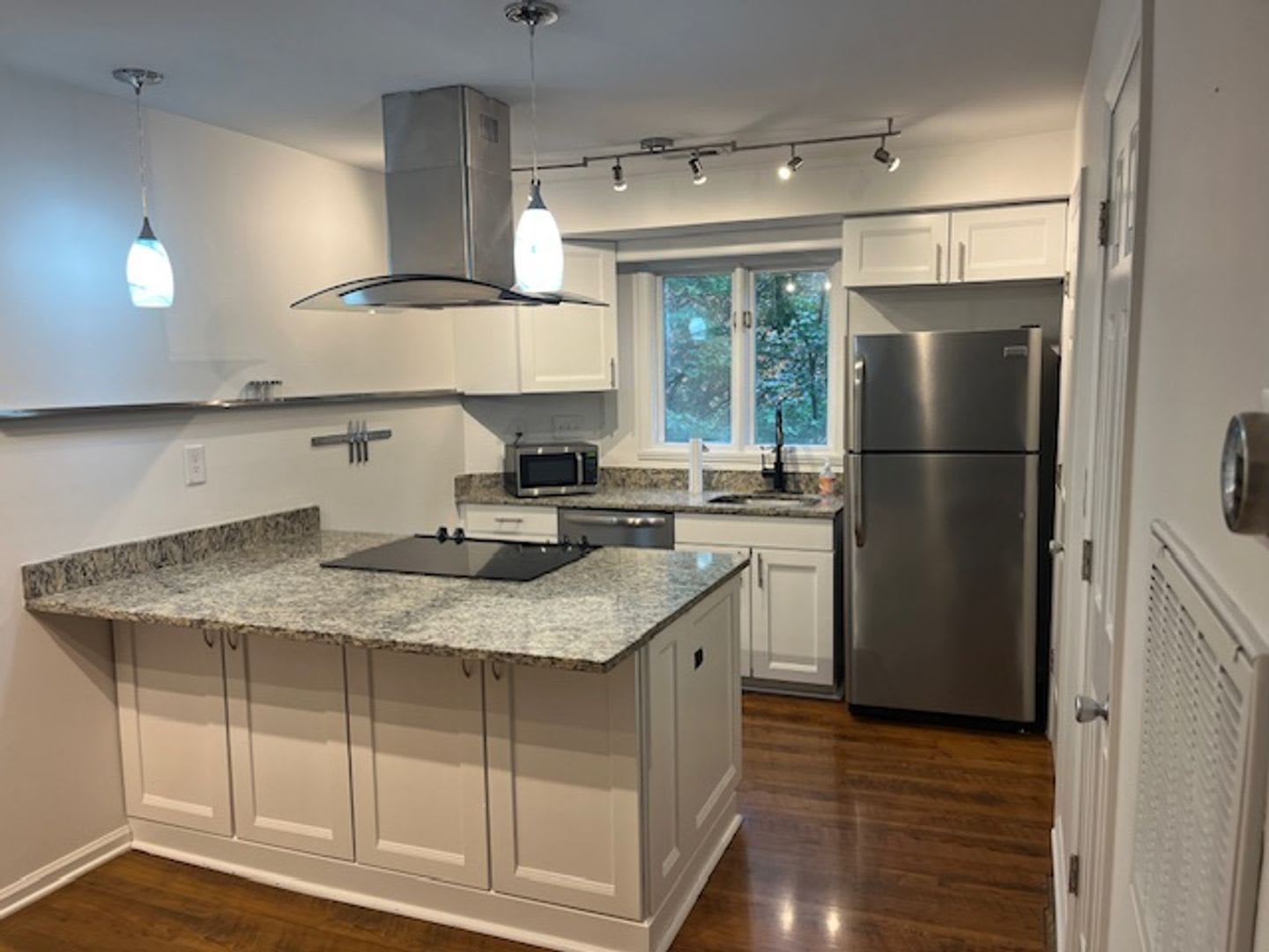 2 bed, 1 bath in Fourth Ward – photo 5