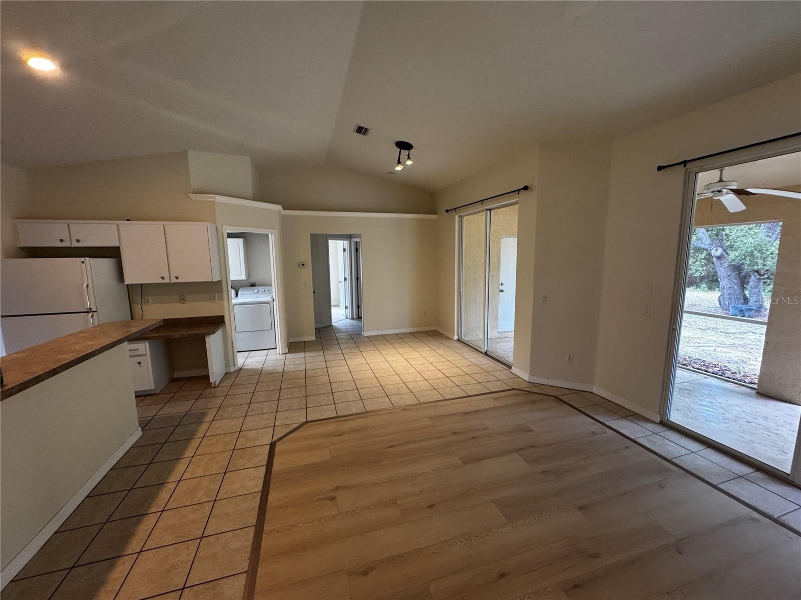 8234 MOSSBORGER Avenue – photo 4