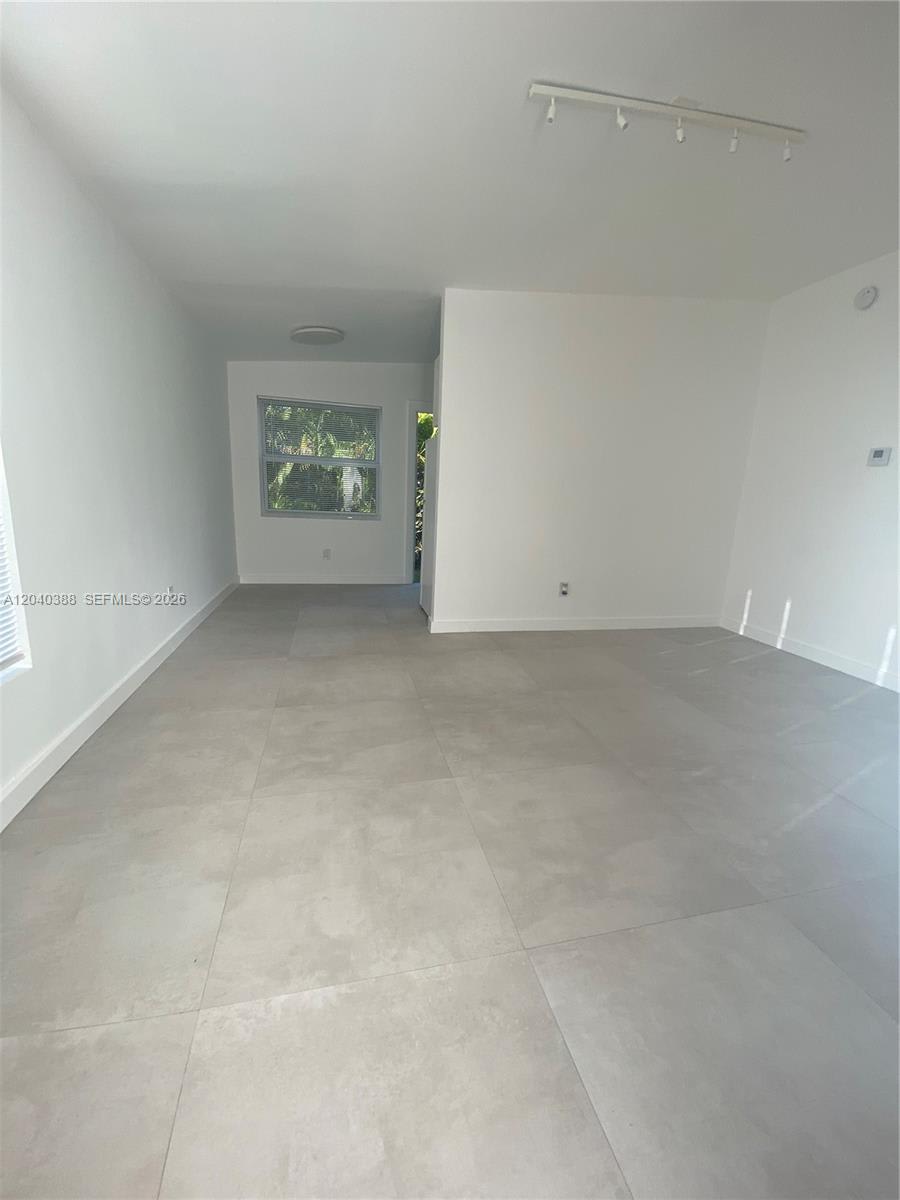2011 Northeast 167th Street – photo 4