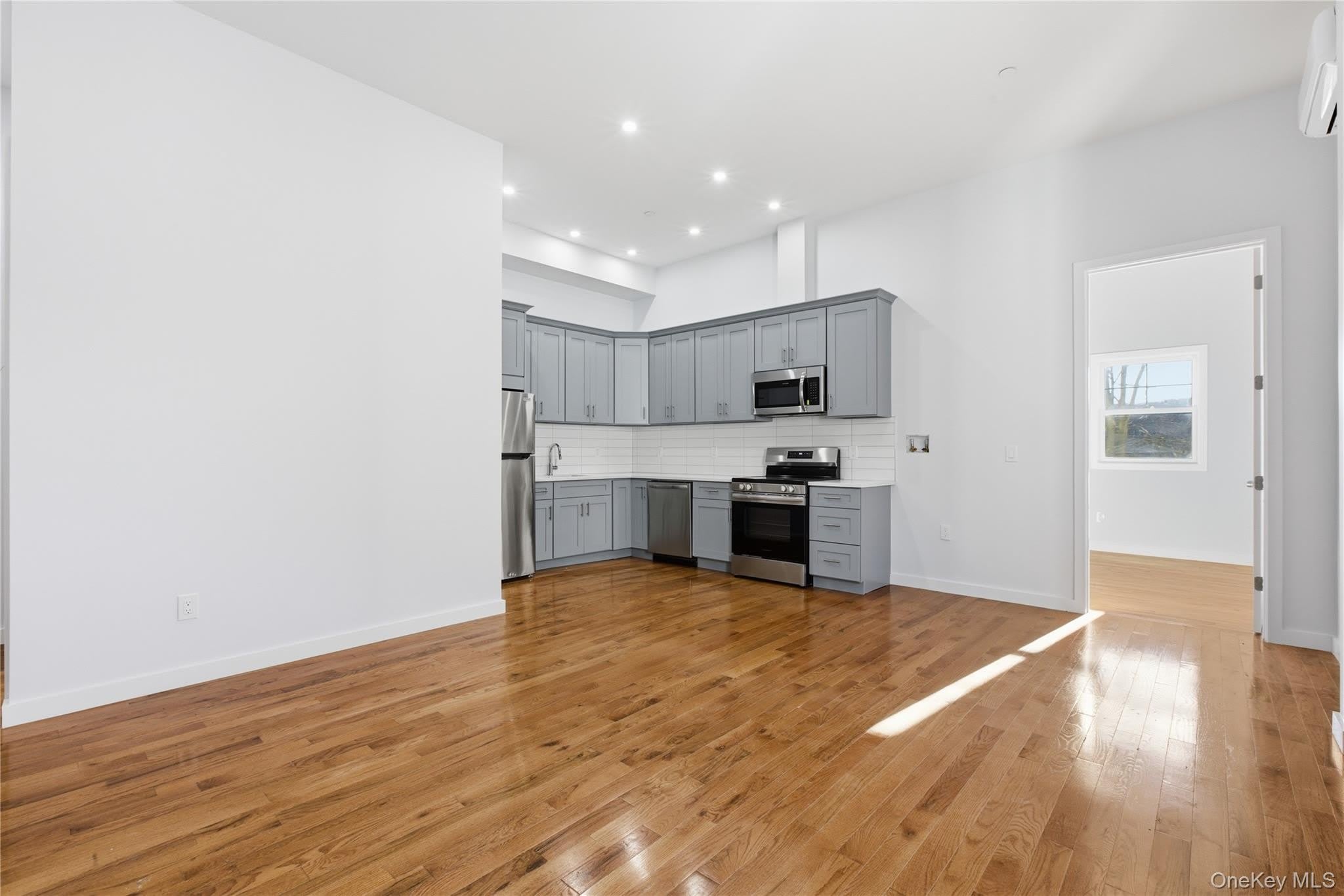 99 Main Street – photo 2