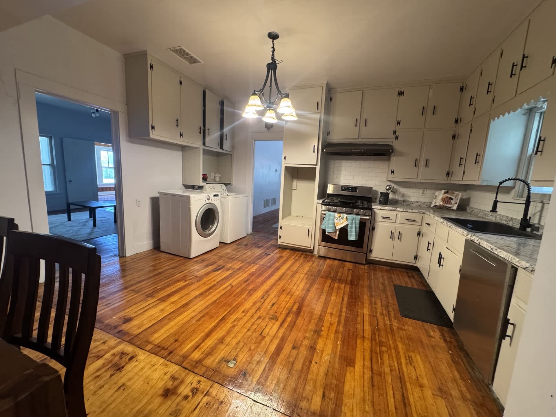 817 West Long – photo 3