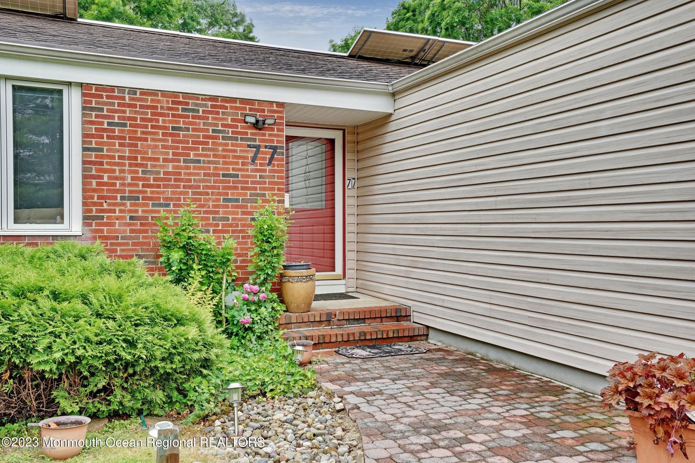 77 Pinewood Avenue – photo 3