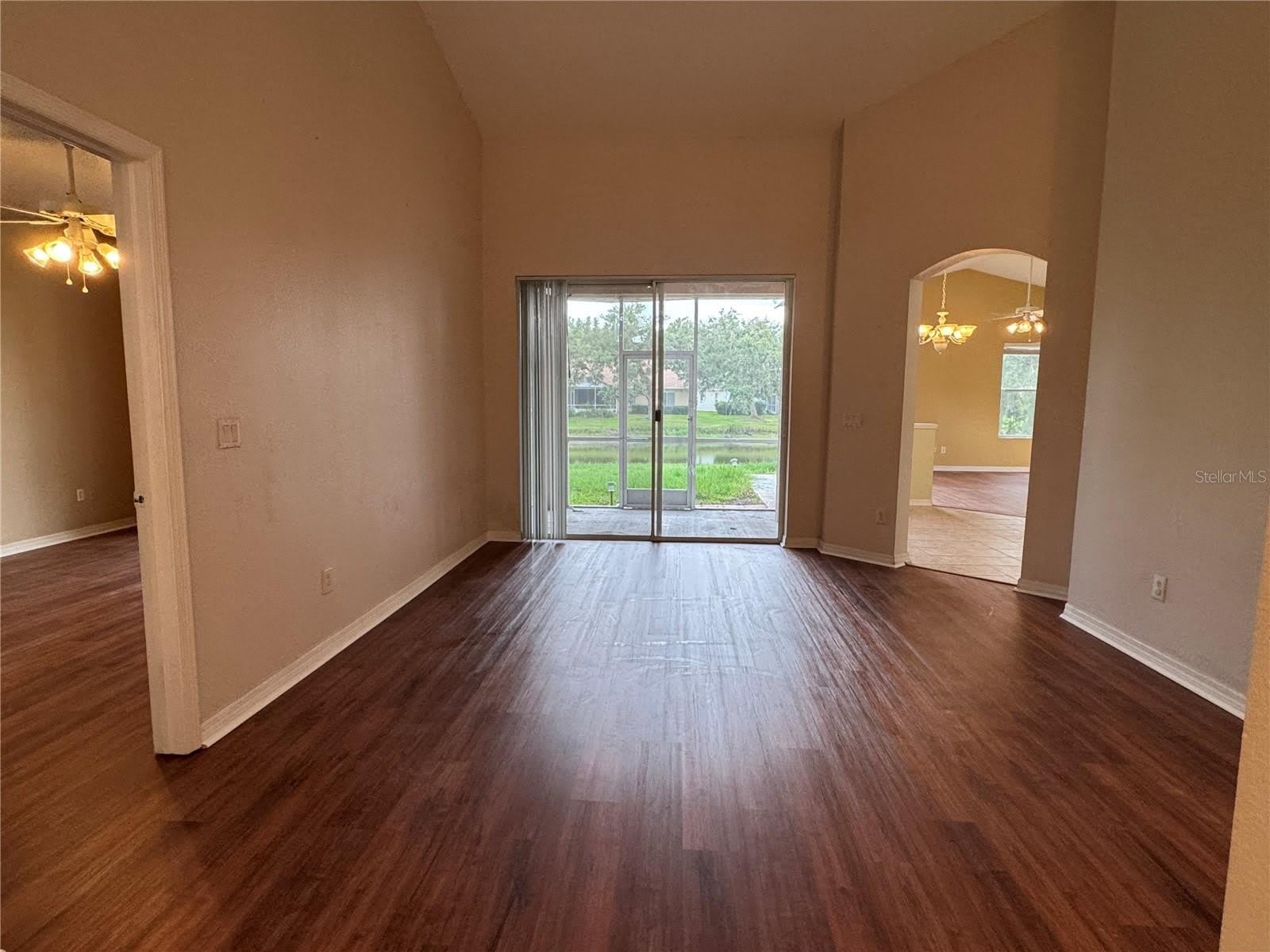 10207 QUAILS LANDING Avenue – photo 3