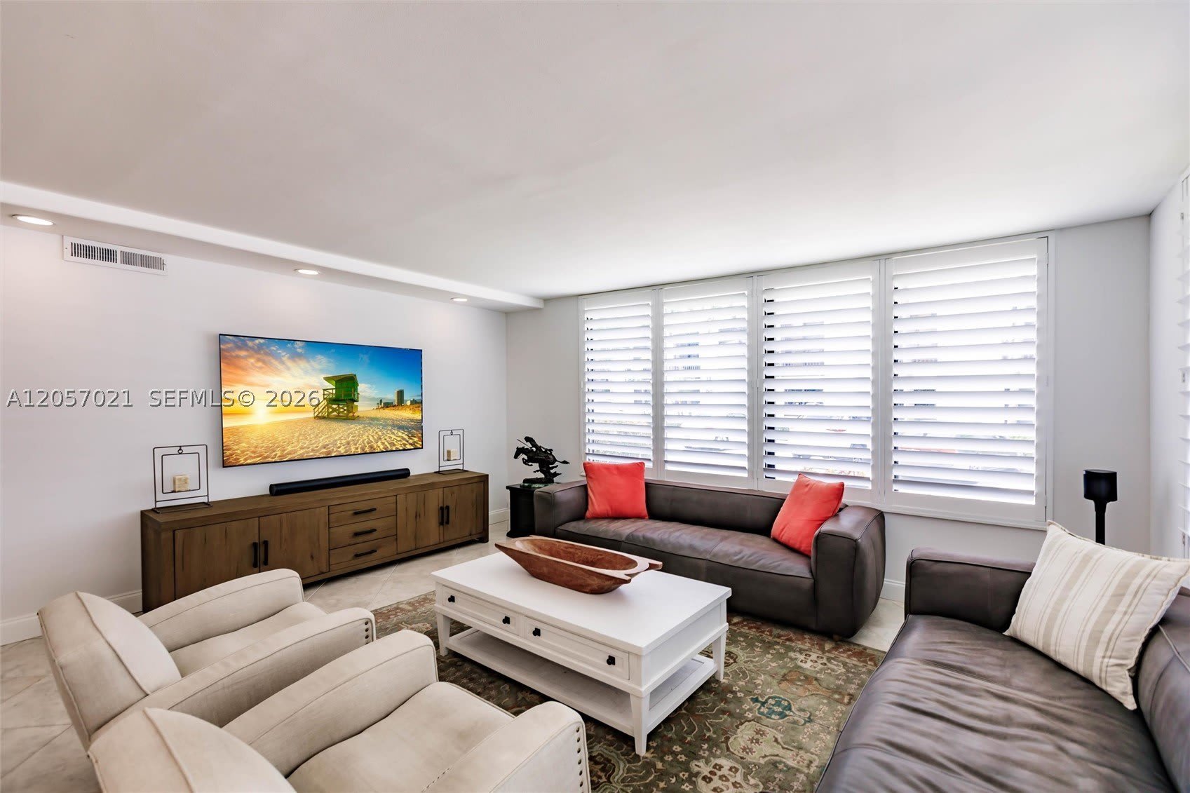 1586 S Ocean Ln – photo 4