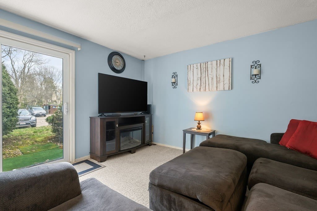 180 Main St – photo 2