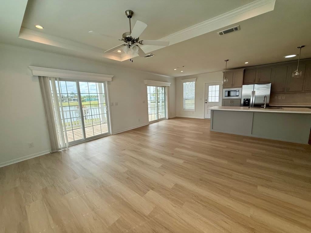 7608 Lakeshore Drive – photo 5