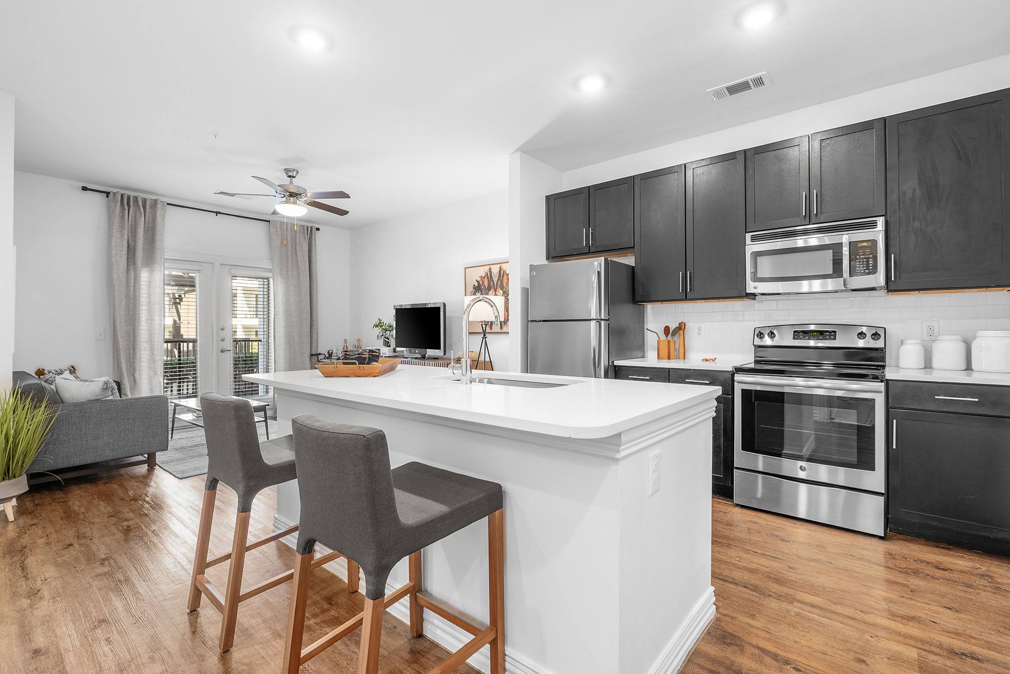 Bell Gateway Village – photo 1