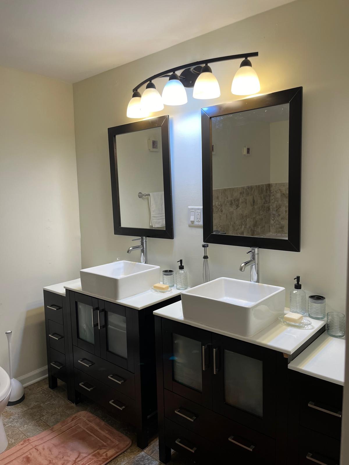533 Leon Street – photo 2