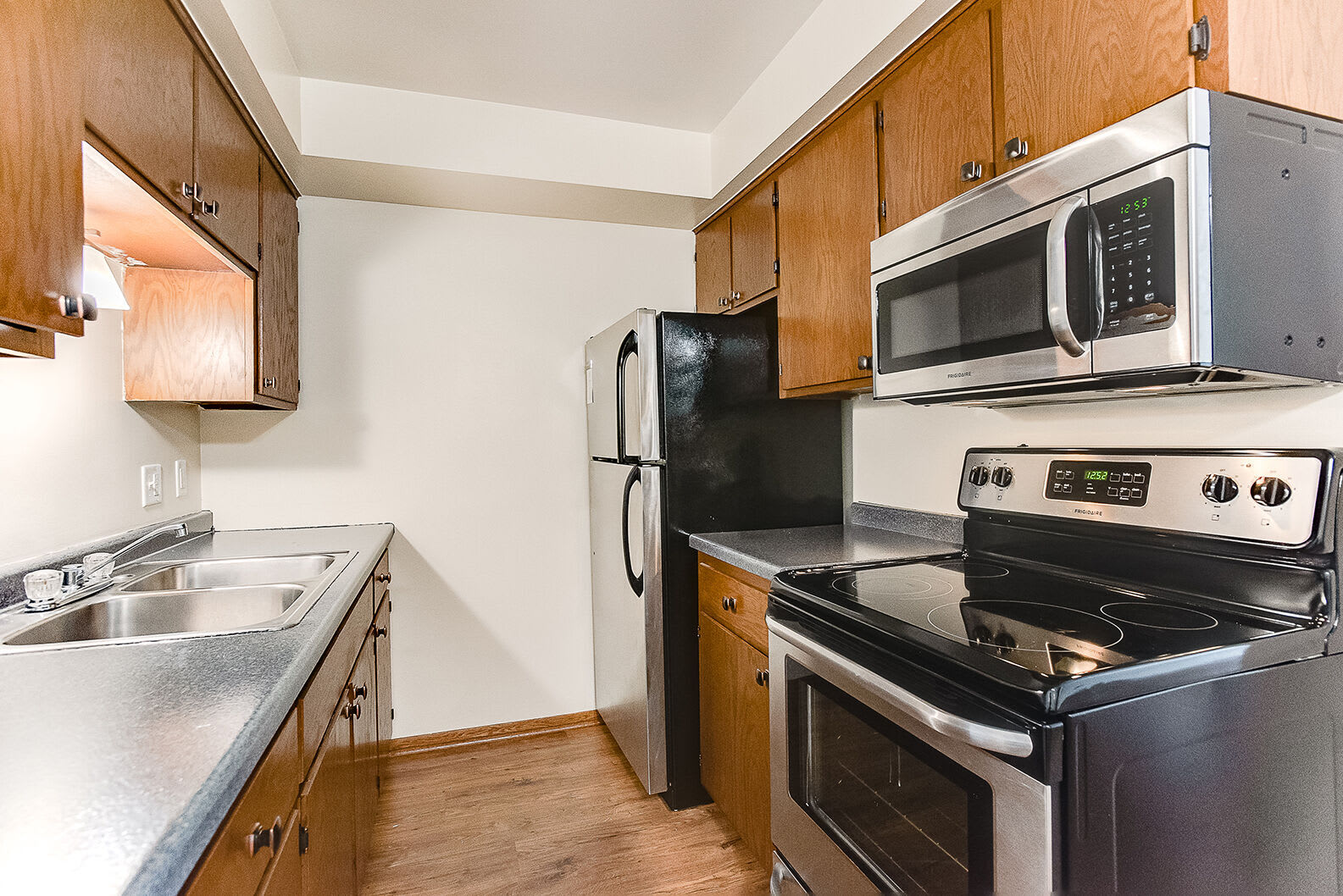 Rivercliff Apartments – photo 2