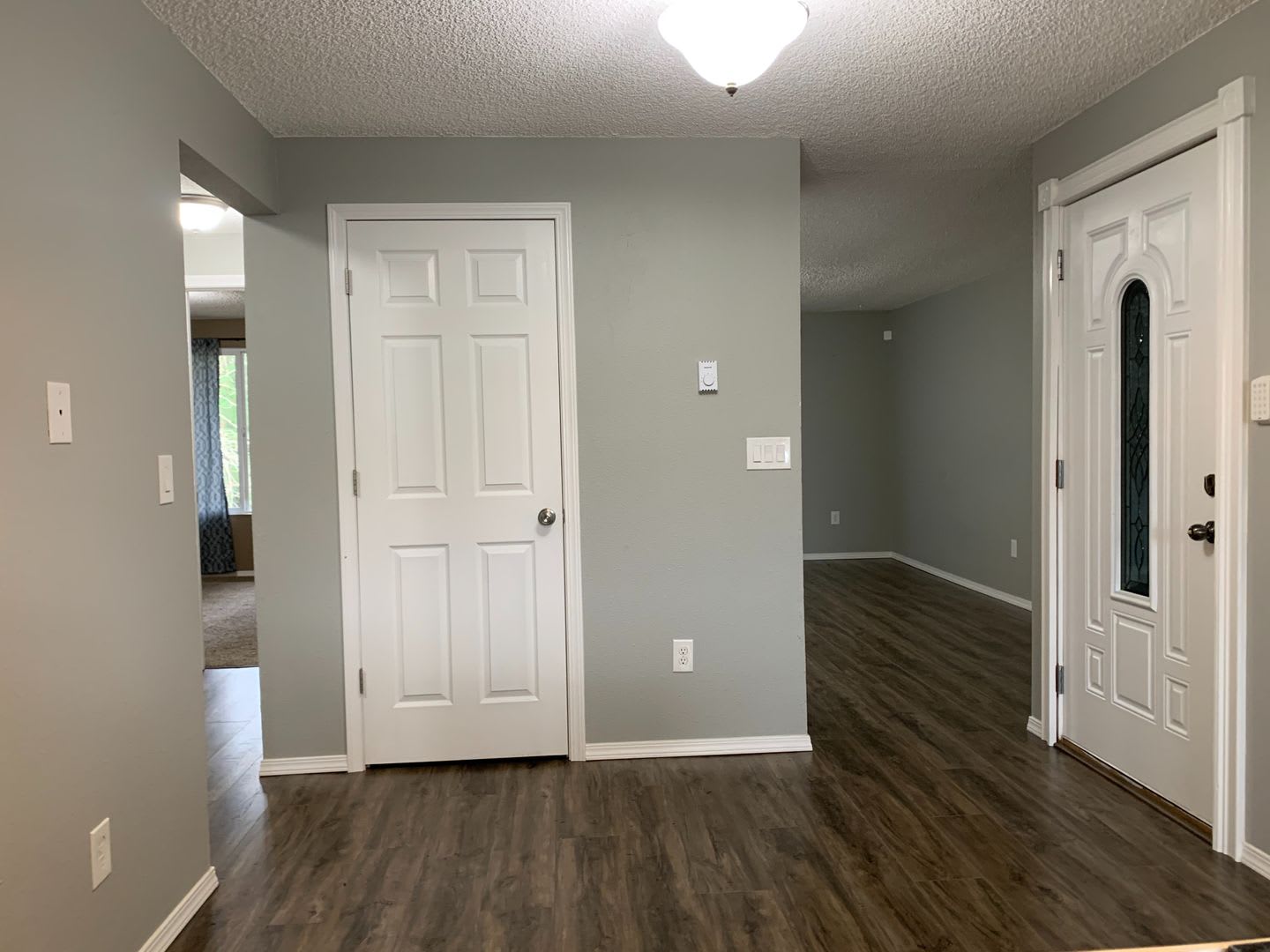 Adorable Ash Street 2Bed 1 5Ba Condo If Moved In By 8 31 First Full Month Of Rent Free Free 42 Inch Flat Screen Tv – photo 4