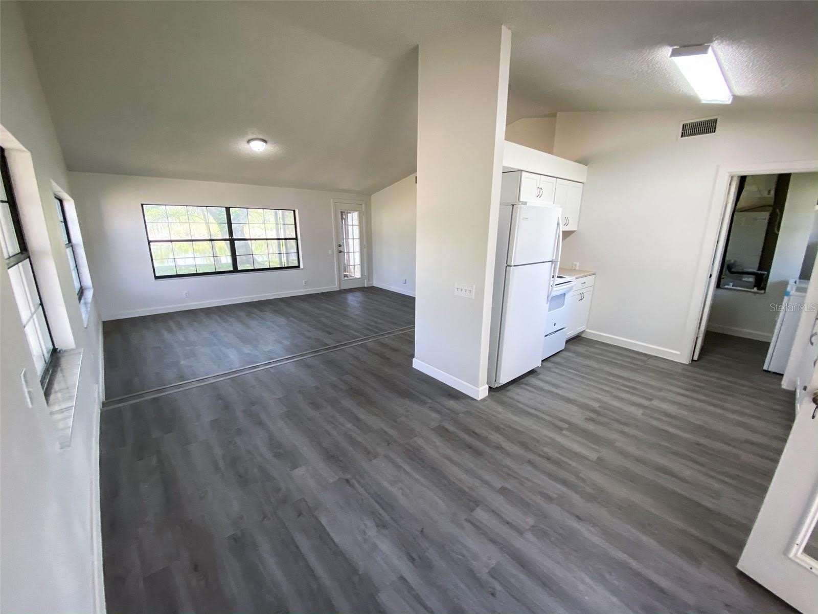 28046 LOIS Drive – photo 5