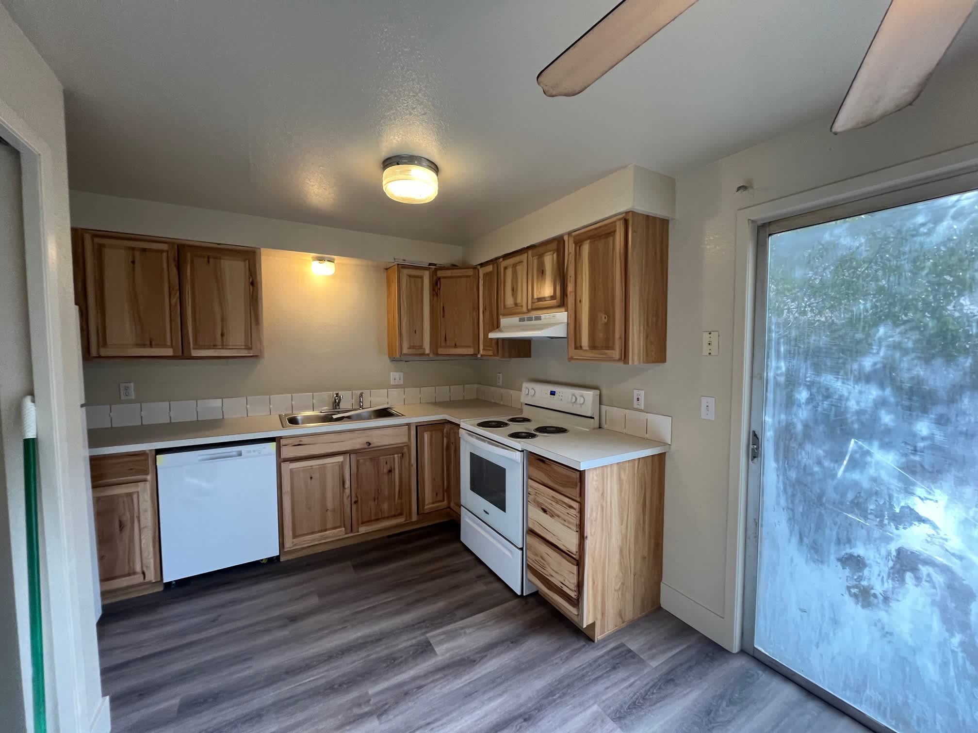 203 East Bird Avenue Unit B – photo 2