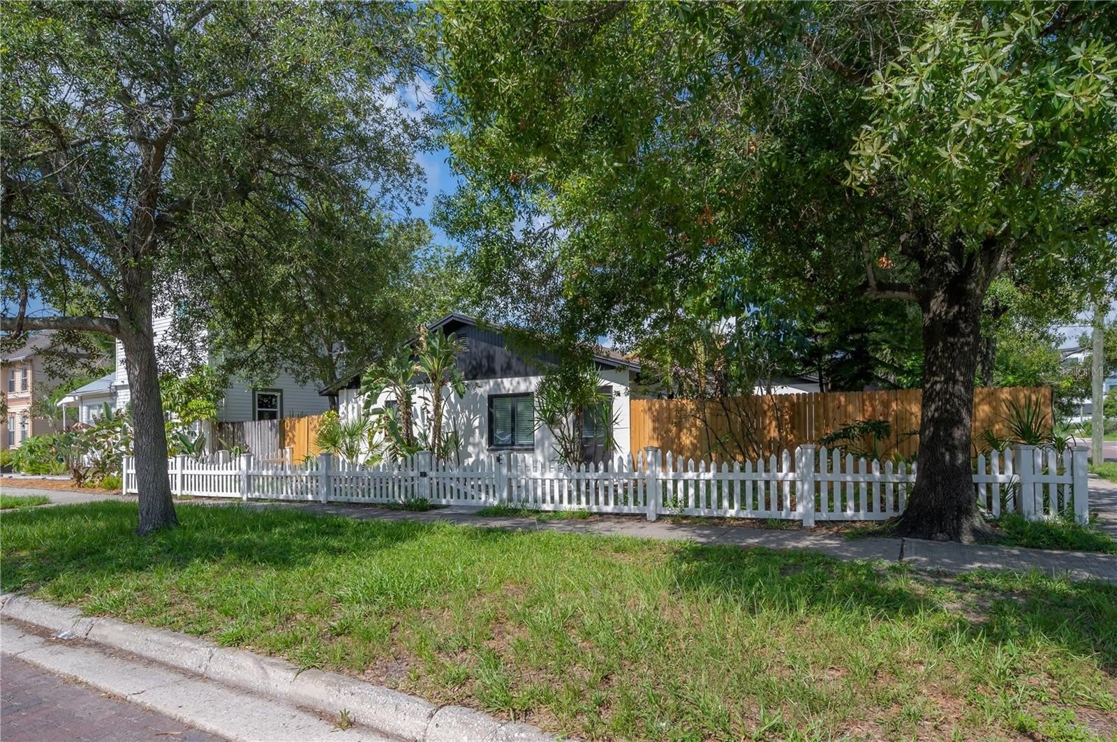 6901 S FITZGERALD Street – photo 5
