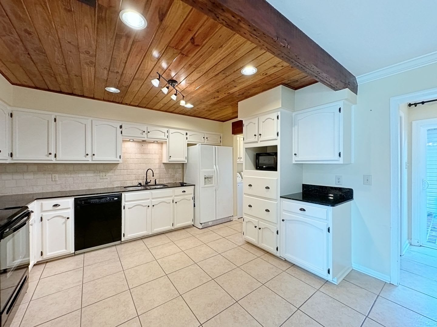 Custom Remodeled Townhome Off Jefferson Hwy – photo 5