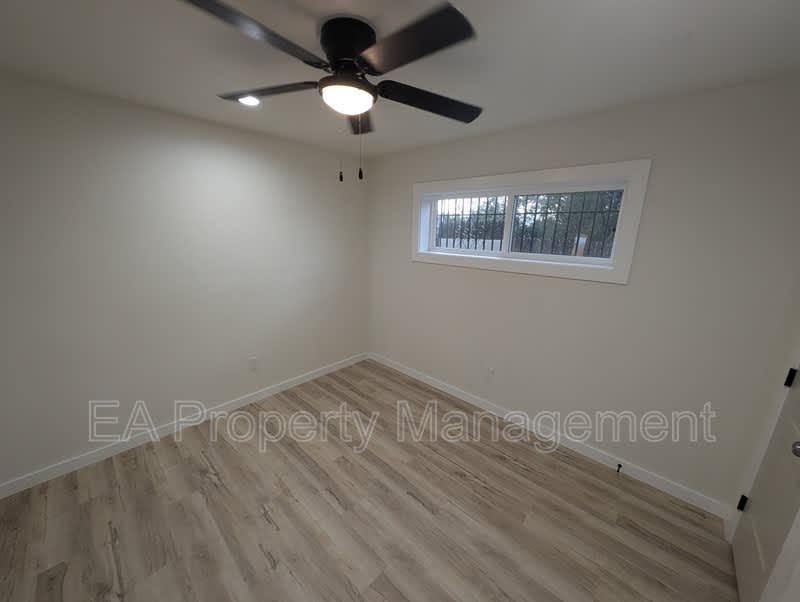 443 Trumbull Ave SE – photo 4