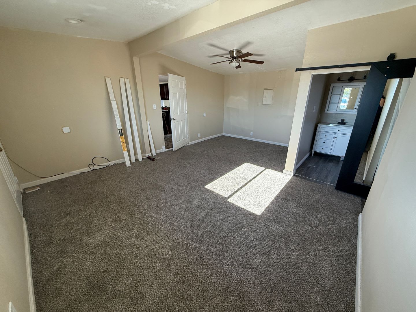Charming 4 Bedroom 2 Bathroom Solar Home In North Edwards – photo 4