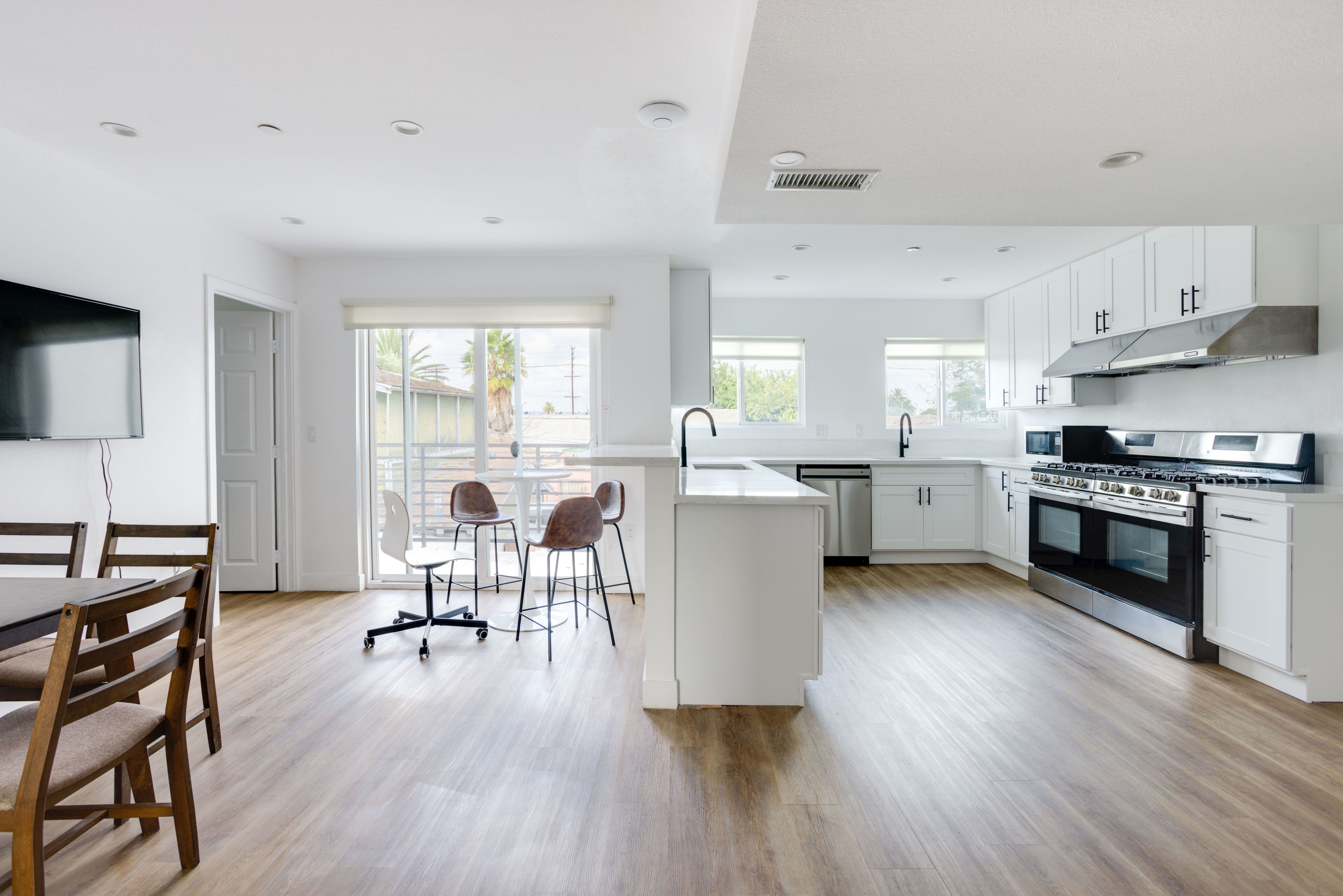 1620 W 35th Place – photo 2