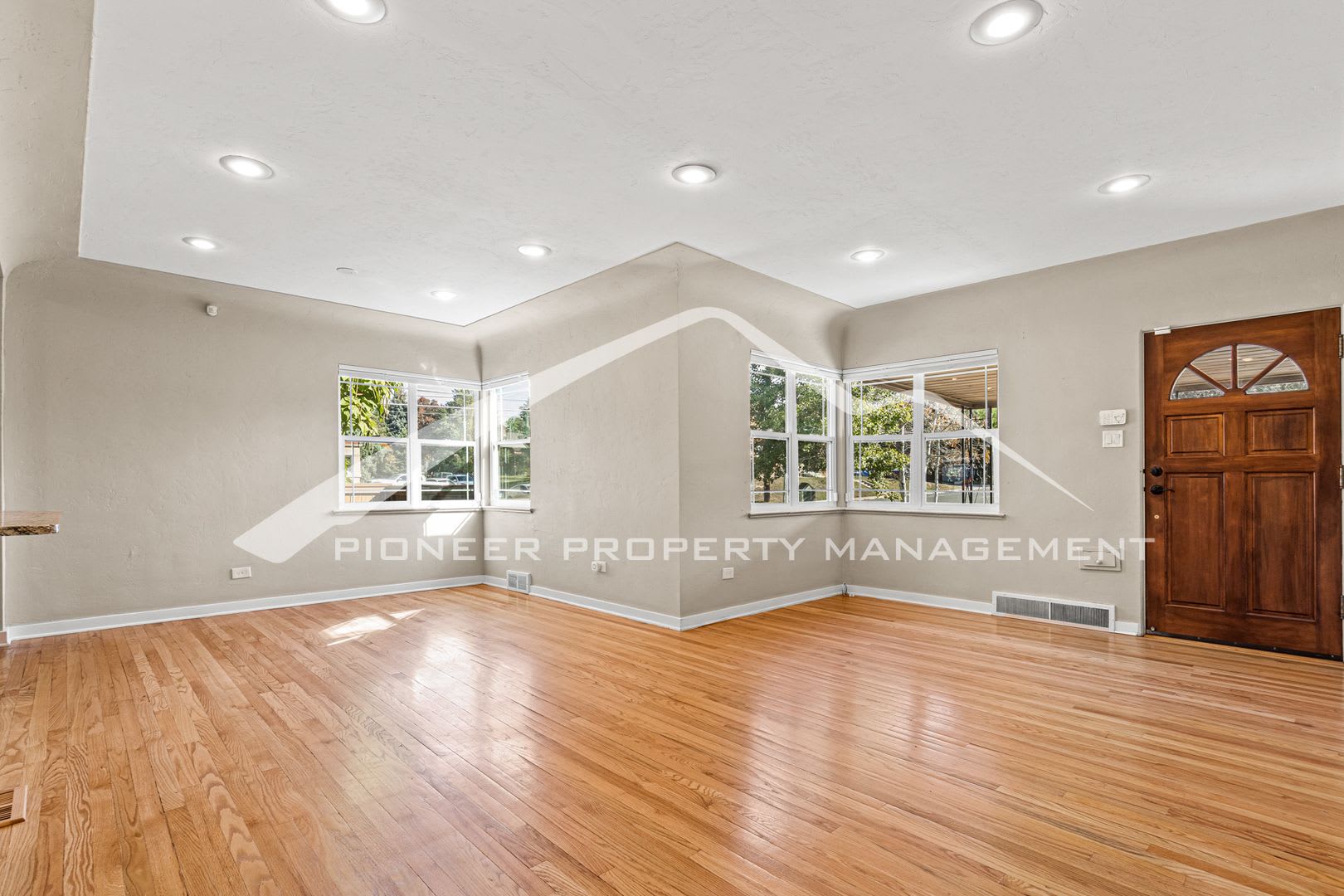 Large Home with an Updated Kitchen in Montclair Neighborhood! – photo 4