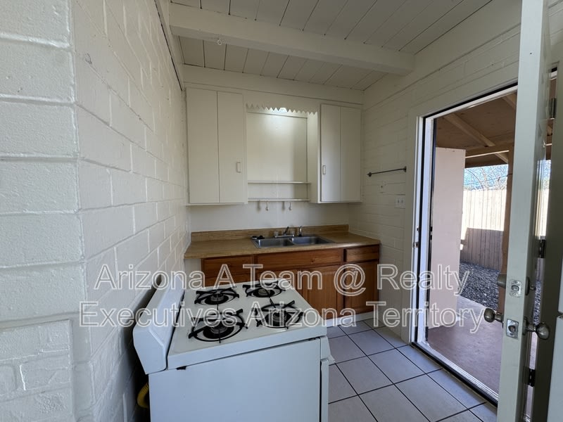 2631 N Fontana Ave – photo 2