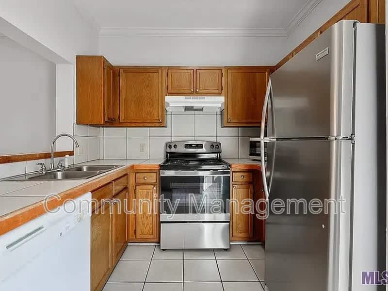 2632 S Roth Ave – photo 3