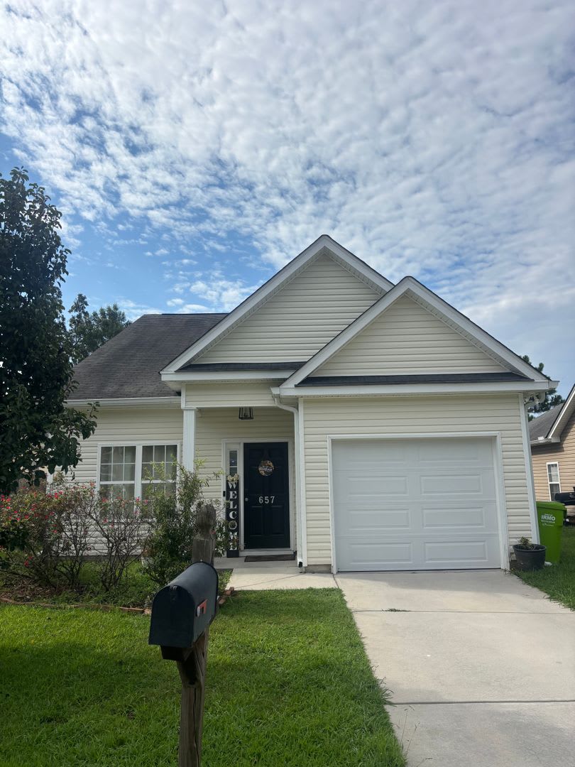 3 Bedroom, 2 Bath Home in Irmo – photo 1