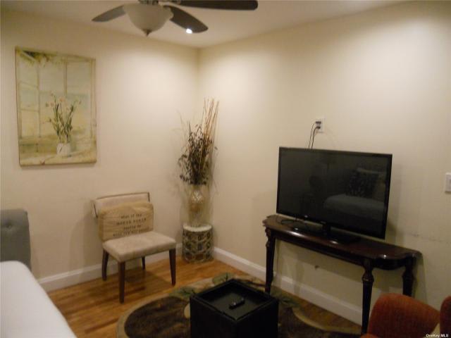 1459 E 96Th Street – photo 2