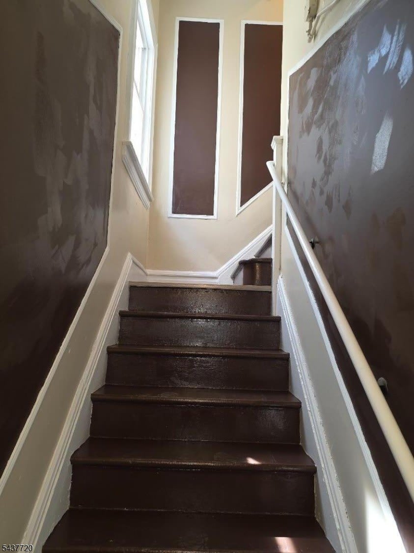 151 S Munn Ave – photo 3