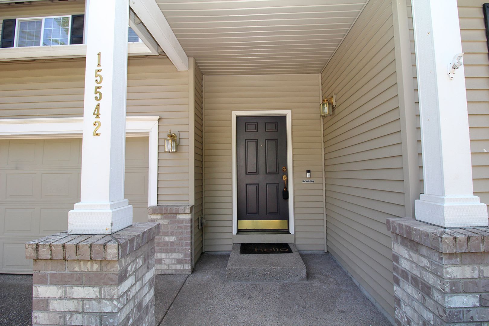 Custom-Built 5 Bedroom/3 Bath Home In A Great Sunnyside Neighborhood – photo 3