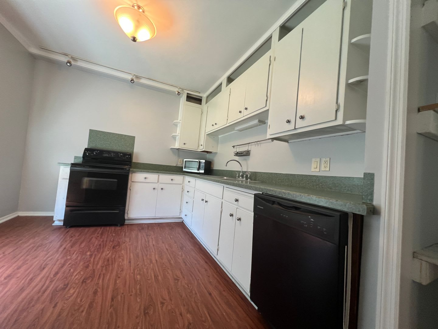 Available to show! – photo 4