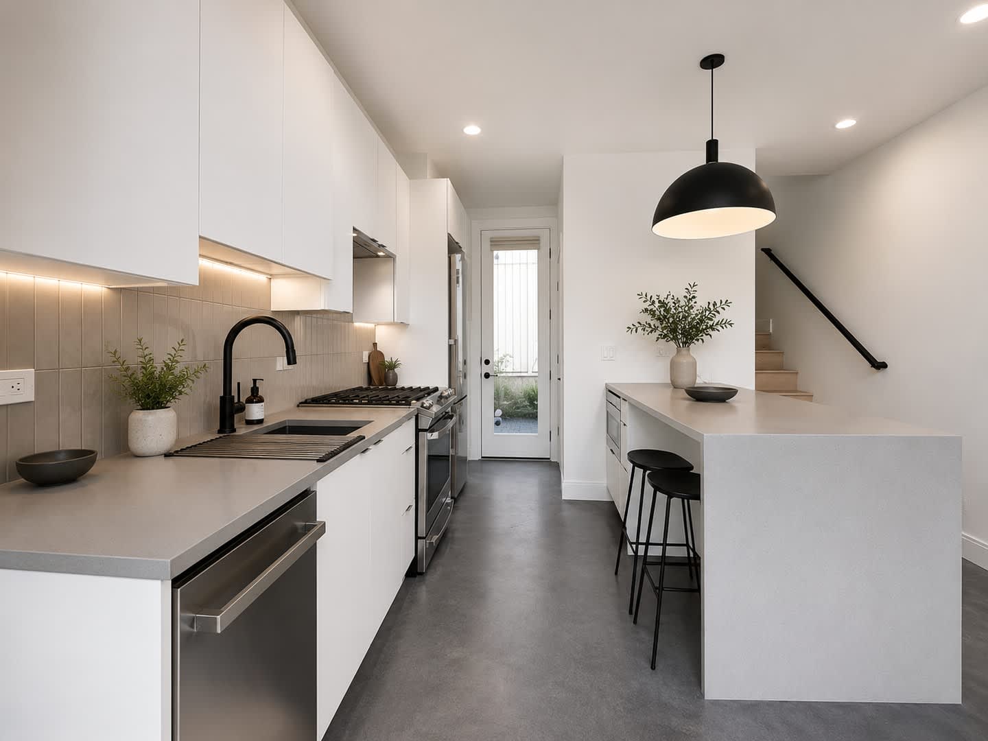 Lower Queen Anne Townhome – photo 4