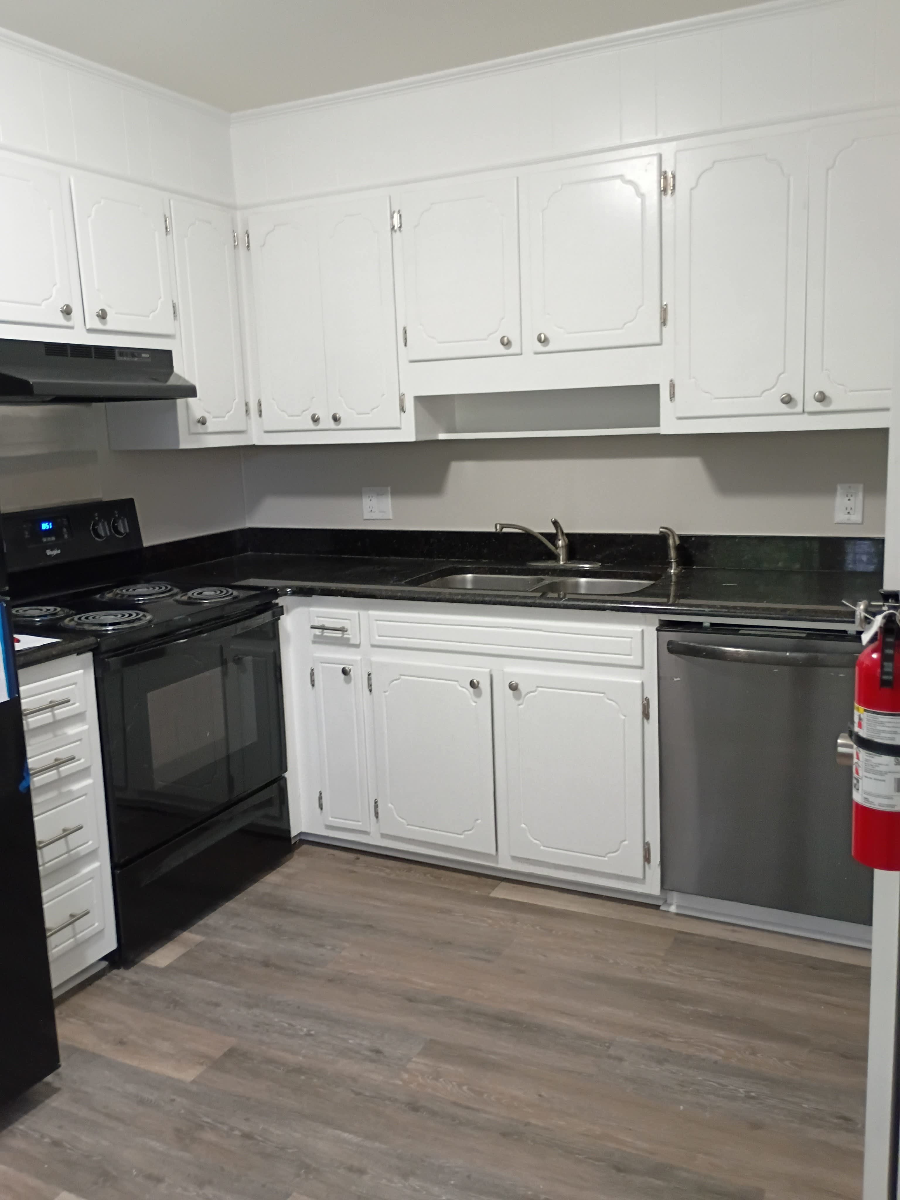 130 Colonial Ct – photo 5