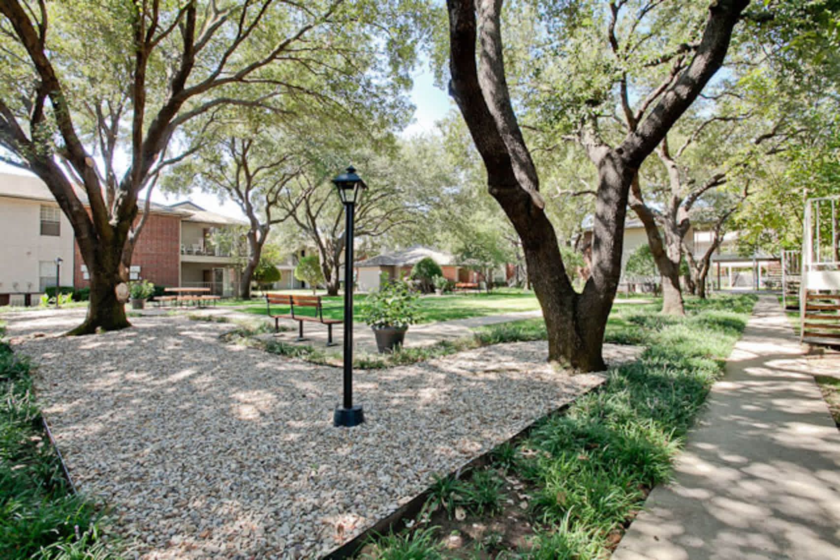 Crestbrook Apartments – photo 4