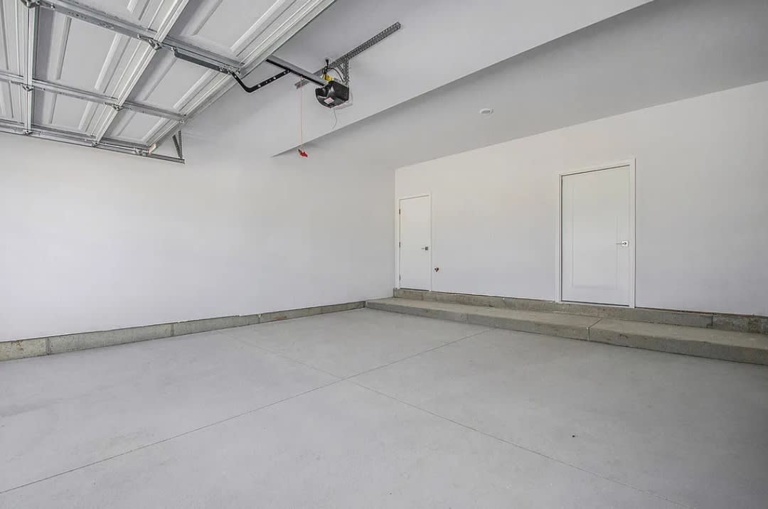 3449 Nina Ave – photo 3