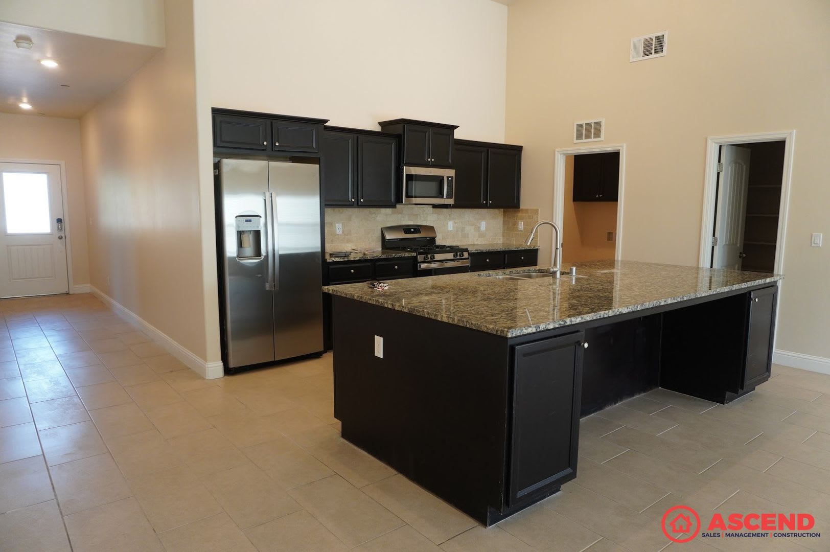 Beautiful 3 Bedroom Corner Lot Home With Solar Spacious Backyard – photo 3