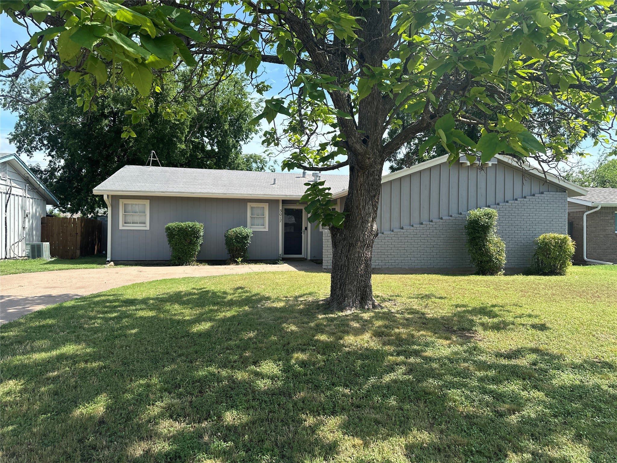 3017 Bennett Drive – photo 2