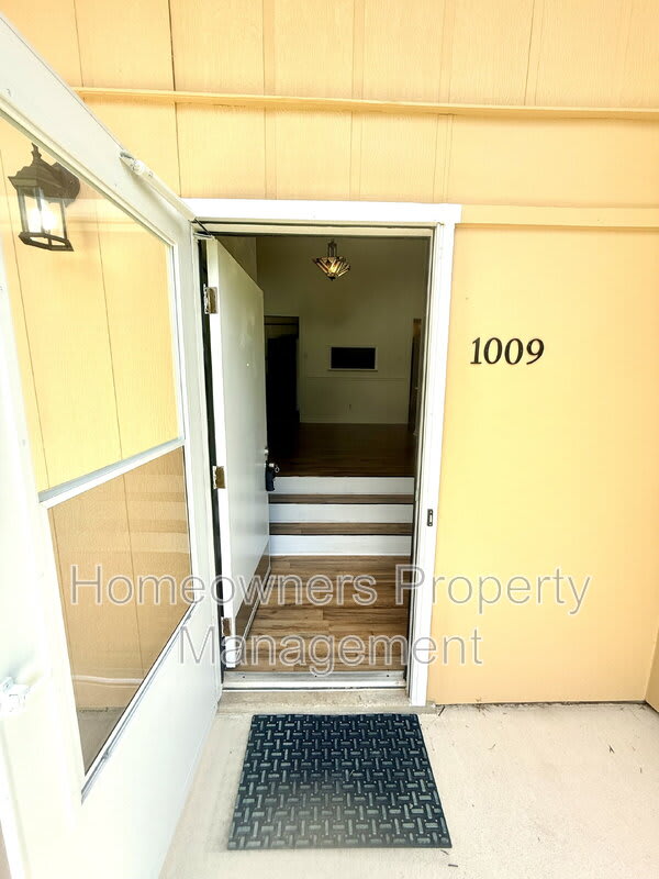 1009 Louisburg Place – photo 2