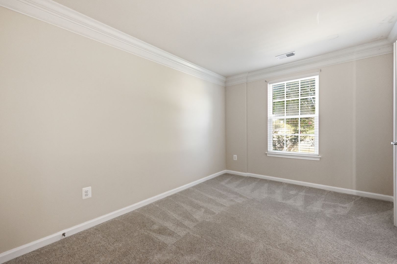 Large Townhome in Wormans Mill! – photo 3