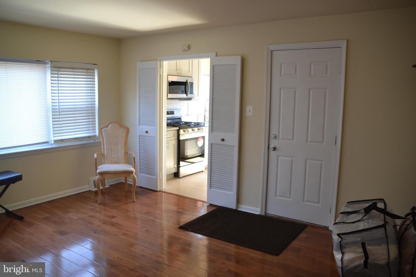 246 Ardmore Ave – photo 4