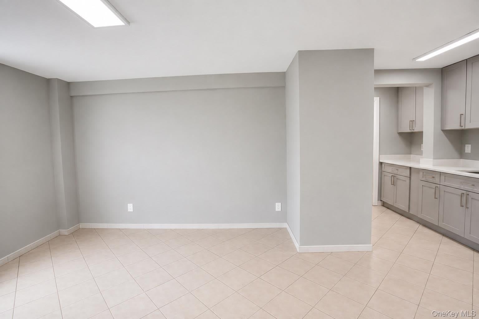 248 E Broadway – photo 5