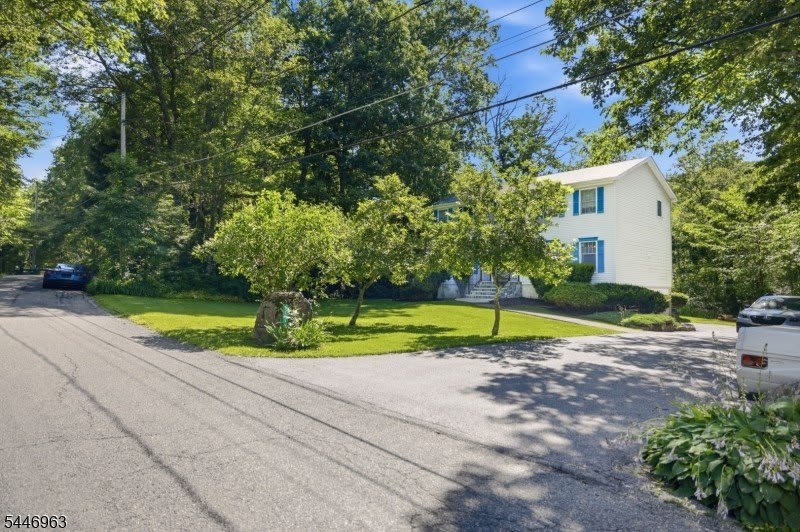 2057 Lakeside Dr – photo 3