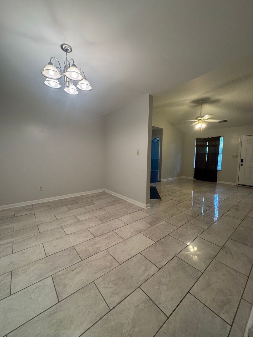 Charming 3BR House in Hampton – photo 5