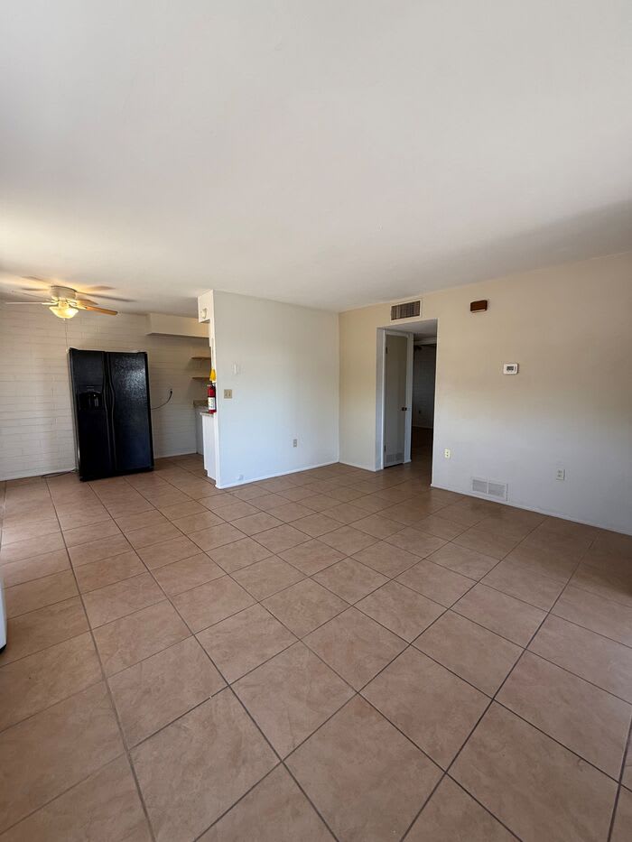 2550 North Park Avenue – photo 2