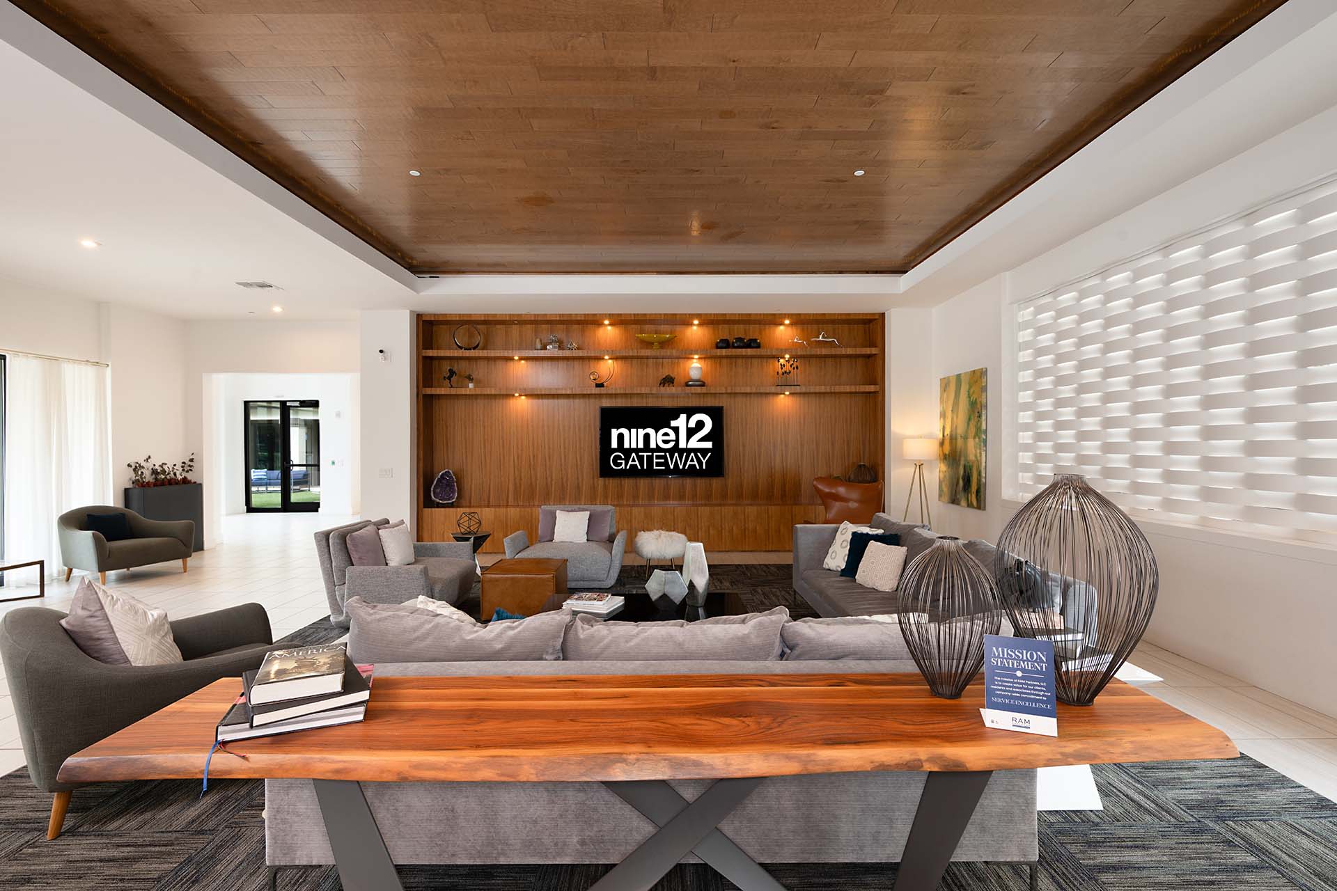 Nine 12 Gateway Apartments – photo 4