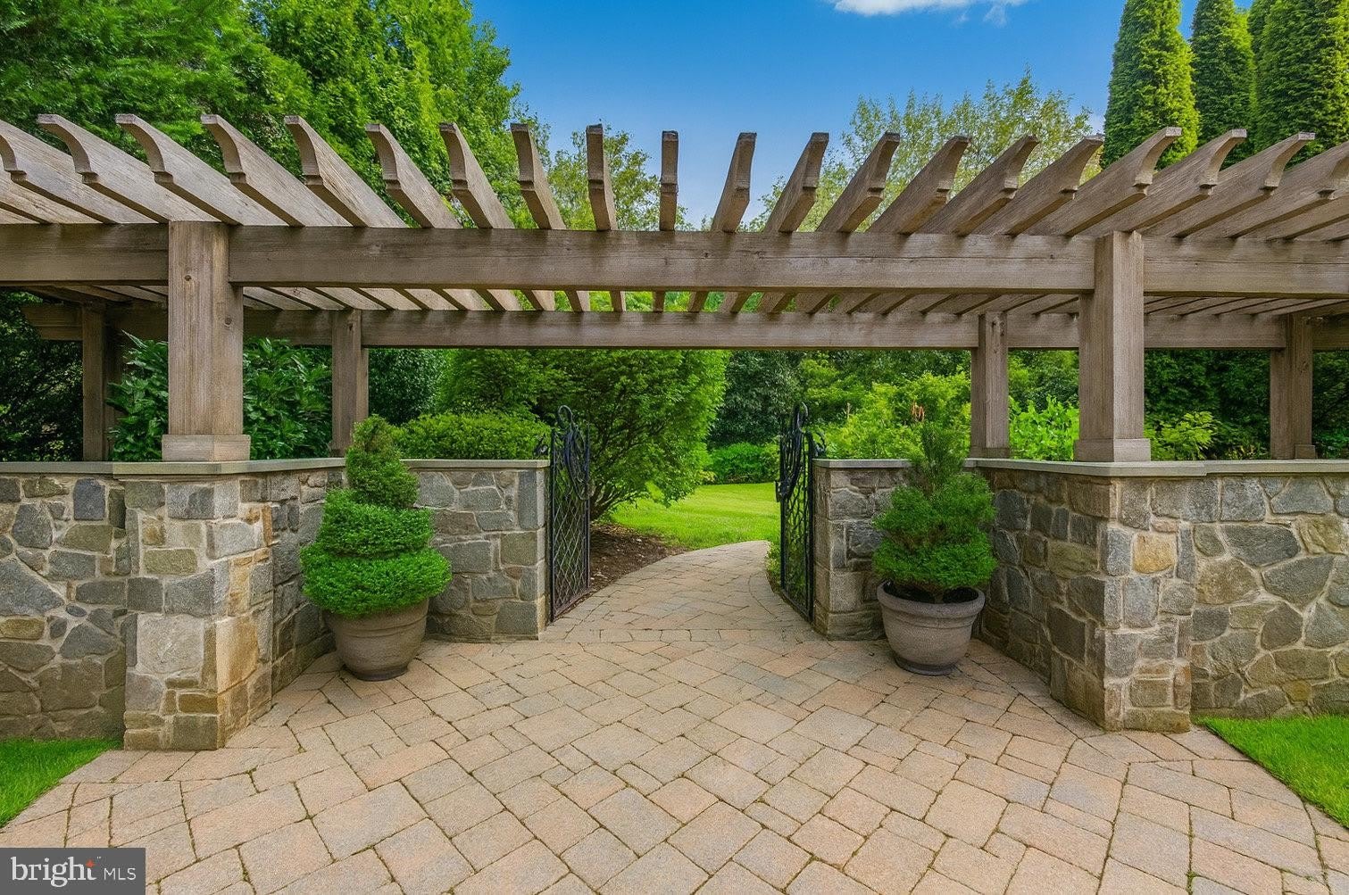 8305 FOX HAVEN Drive – photo 5